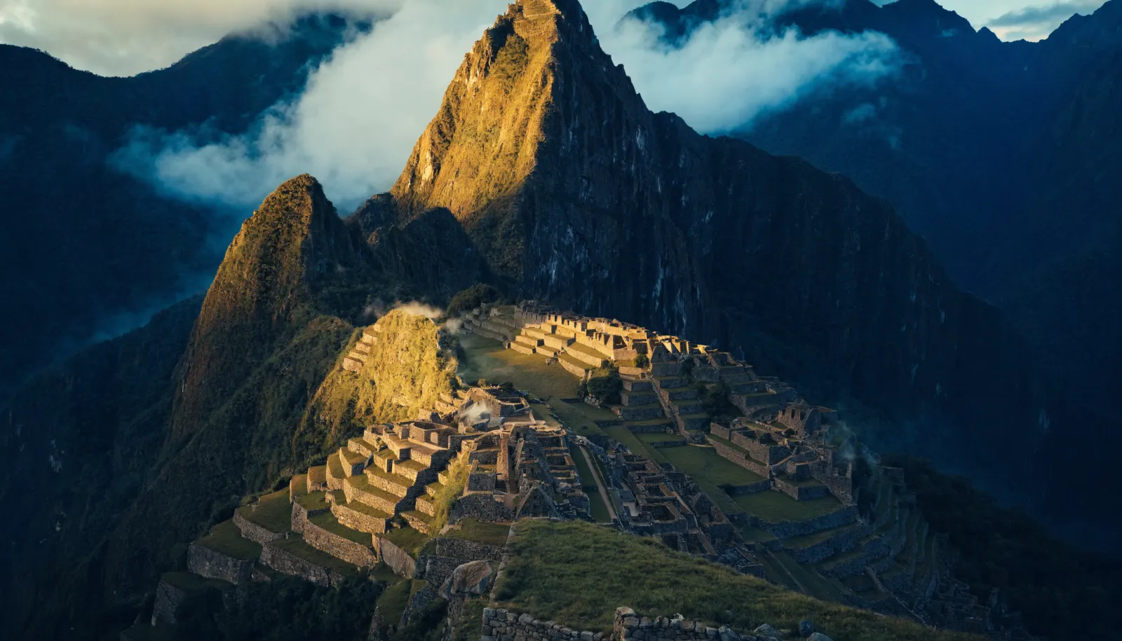 Perú — Machu Picchu al amanecer